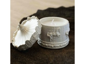 Lumanare parfumata cu 2 fitile cu capac CARUSEL