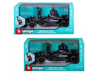 Macheta auto Mercedes-AMG F1 W14 E Performance (1:24) cu figurina pilot, Bburago (2 modele)