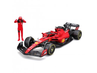 Macheta auto Ferrari SF-23 (1:24) cu figurina pilot, Bburago (2 modele)